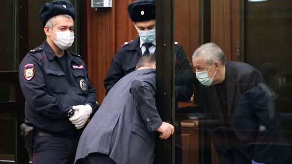 В ОНК опровергли слухи о содержании Ефремова в VIP-камере