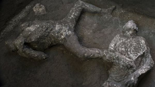 Раб и его хозяин. В Помпеях обнаружили тела двух жертв извержения Везувия